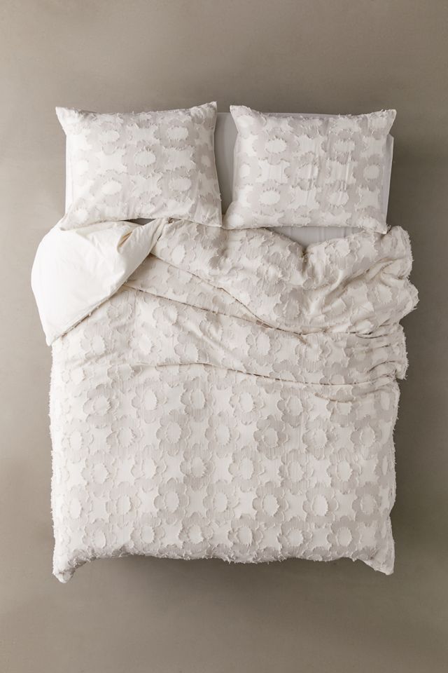 Clipped Daisy Duvet Cover | Urban Outfitters