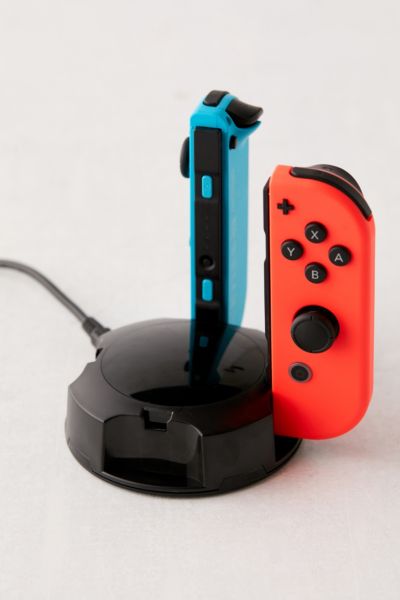 Hyperkin Armor 3 MultiVolt 4-Port Joy-Con Charging Dock | Urban Outfitters