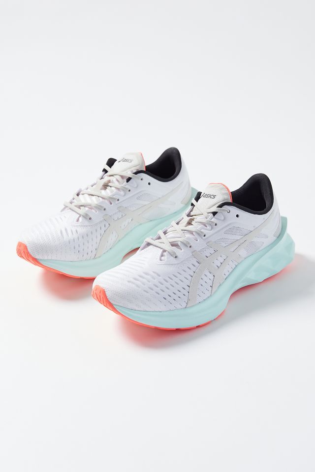 Asics NOVABLAST Sneaker #1
