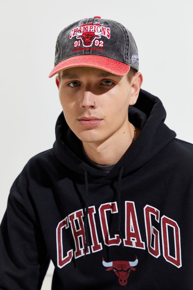 Mitchell & Ness Deadstock Championship Chicago Bulls Hat  Urban Outfitters  Japan - Clothing, Music, Home & Accessories