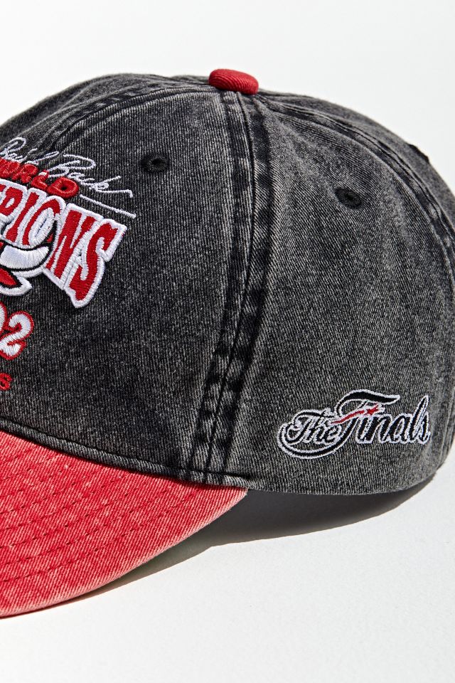 Mitchell & Ness Chicago Bulls Reverse Denim Slouch Men's Strapback Hat