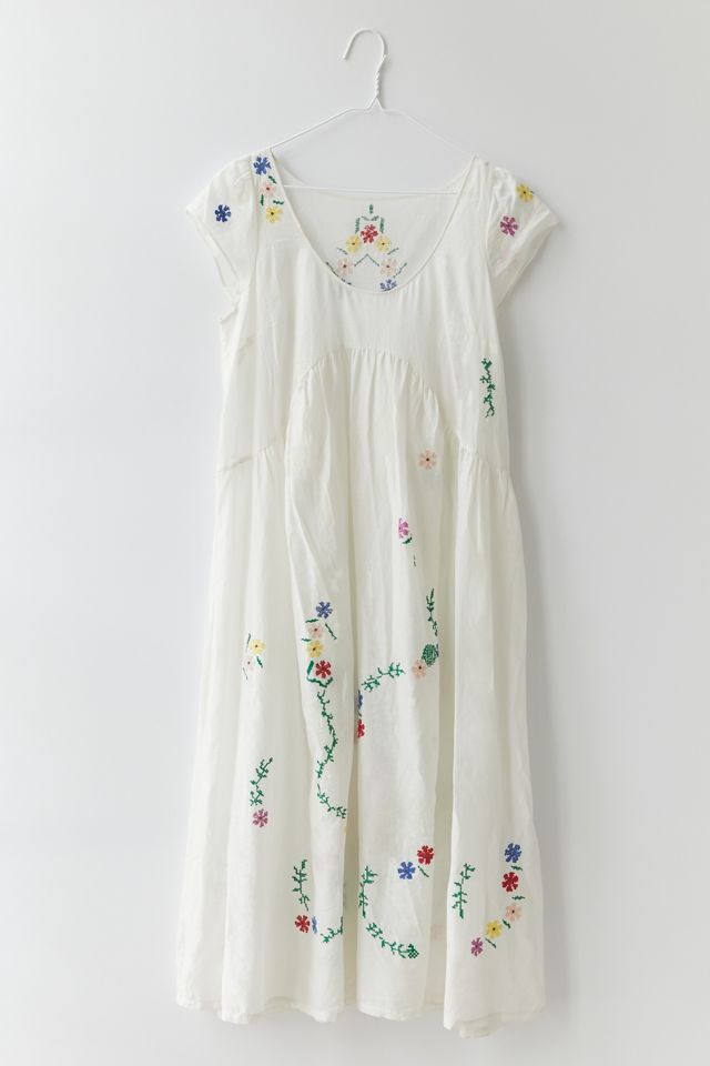 Kimchi Blue Leila Embroidered Midi Dress
