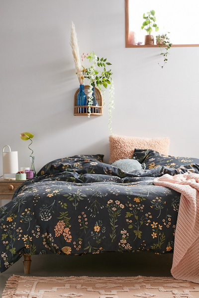 Bedding Sets: King, Queen, Full & Twin | Urban Outfitters