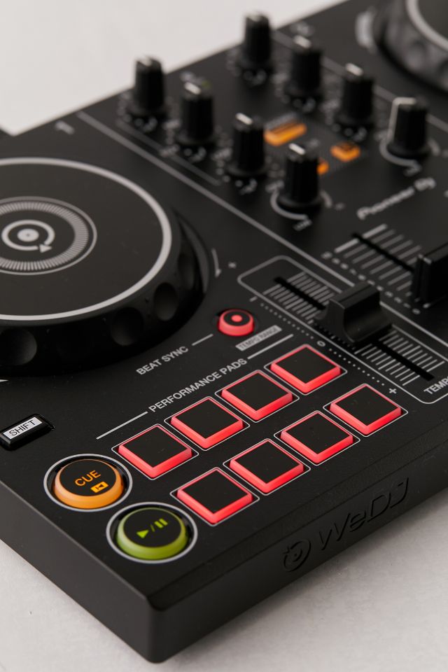 Pioneer DJ DDJ-200 Smart DJ Controller | Urban Outfitters