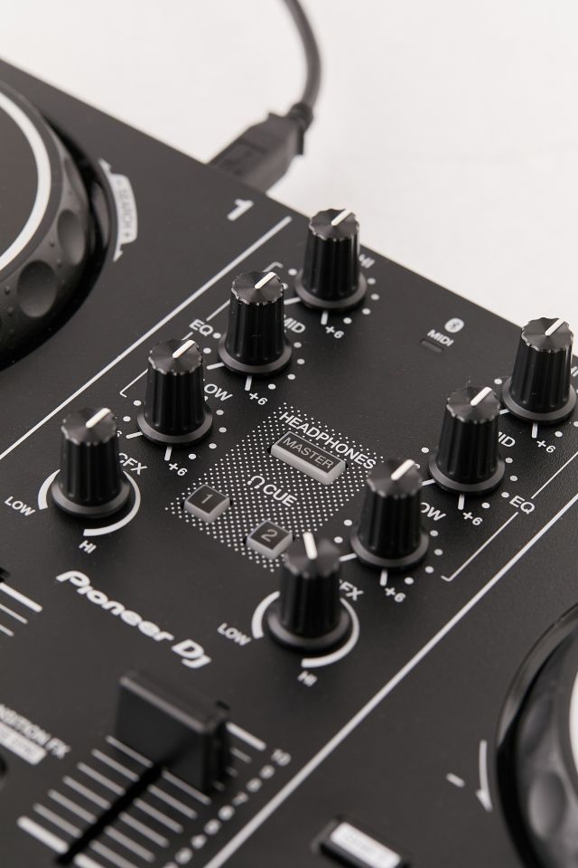 Pioneer DJ DDJ-200 Smart DJ Controller | Urban Outfitters