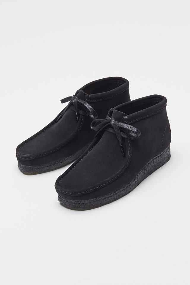 clarks classic wallabee boot