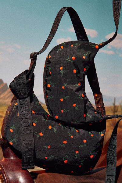 BAGGU スモール ナイロン クレッセントバッグ　ブラック Amazon.com: BAGGU Small Nylon Crescent Bag - Black 37