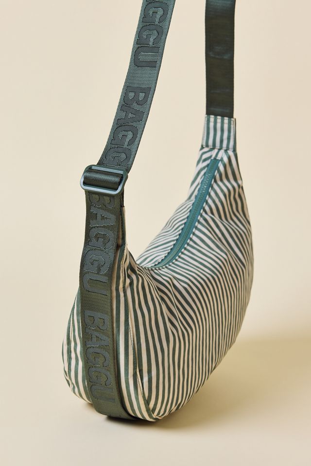 BAGGU Medium Nylon Crescent Bag | Urban Outfitters