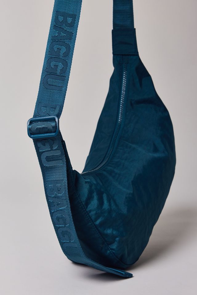 BAGGU Medium Nylon Crescent Bag | Urban Outfitters