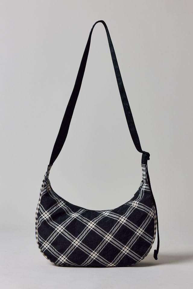 【完売必至】Urban Outfitters限定色 Medium Nylon Crescent Bag BAGGU Medium Nylon Crescent Bag | Urban Outfitters