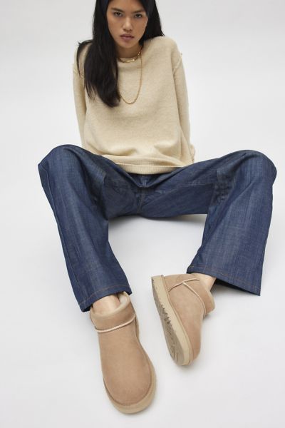 UGG