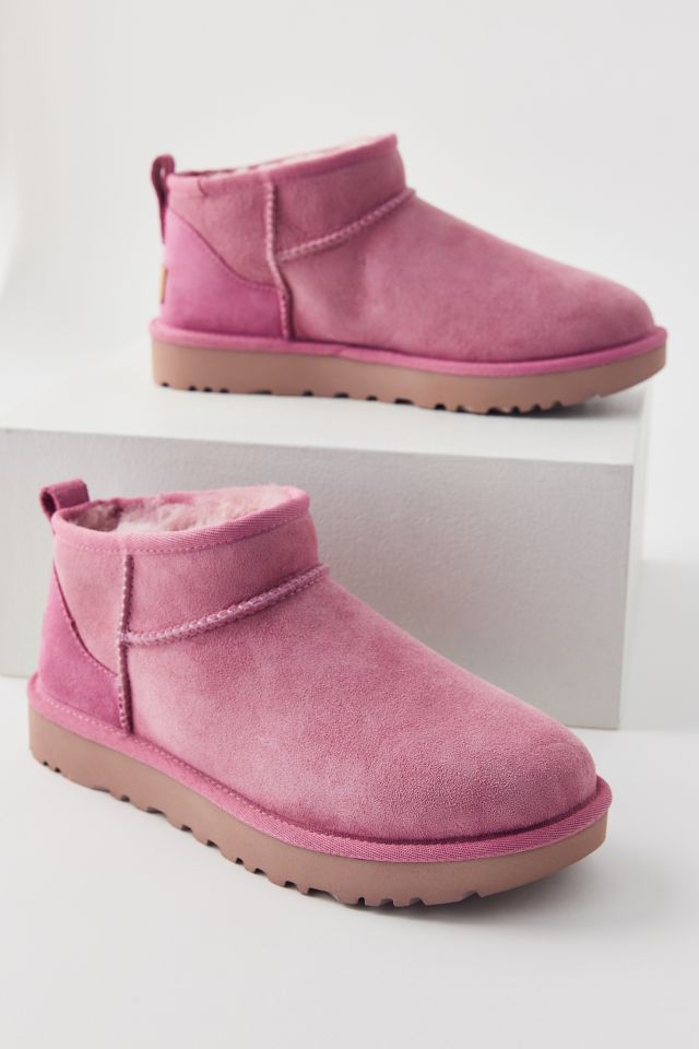 Pink hot sale short uggs