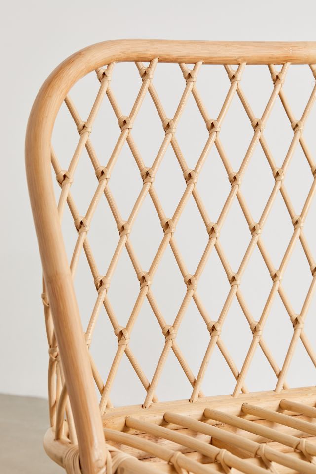 Rattan daybed deals urban outfitters