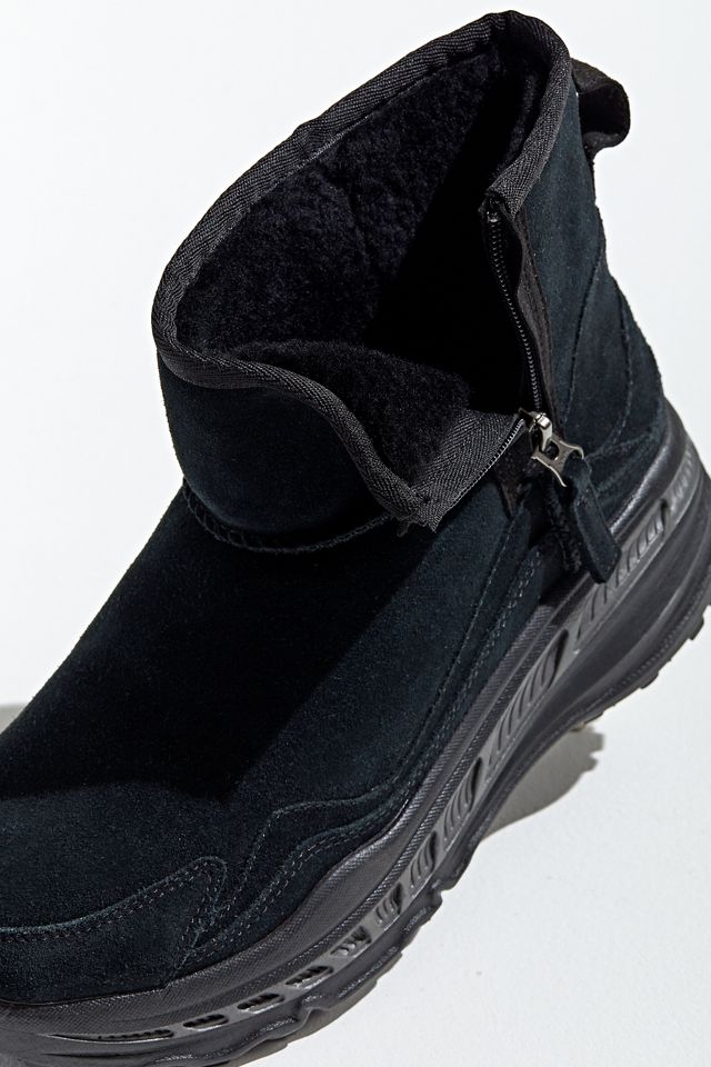 UGG CA805 CLASSIC WEATHER BLACK BOOTS -
