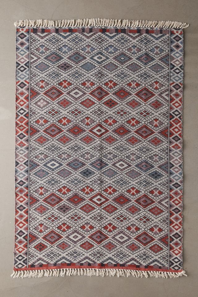Marta Woven Rug | Urban Outfitters