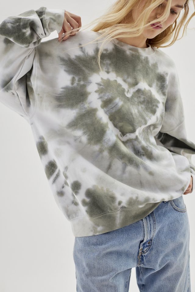 Urban Renewal Remade Heart Tie-Dye Crew Neck Sweatshirt | Urban Outfitters