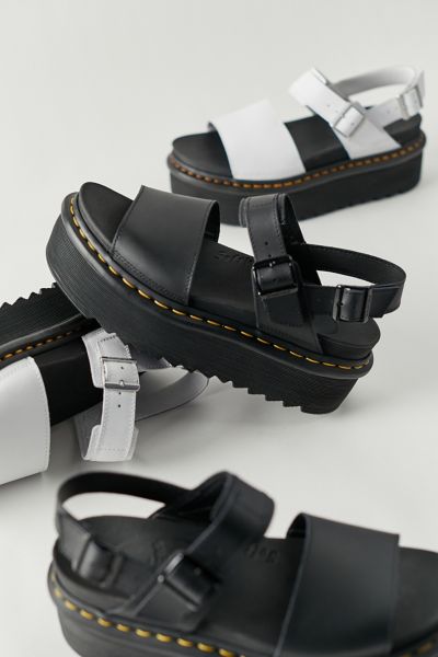靴 Dr.Martens VOSSQUAD Dr Martens Voss ii quad sandals in peach beige | ASOS