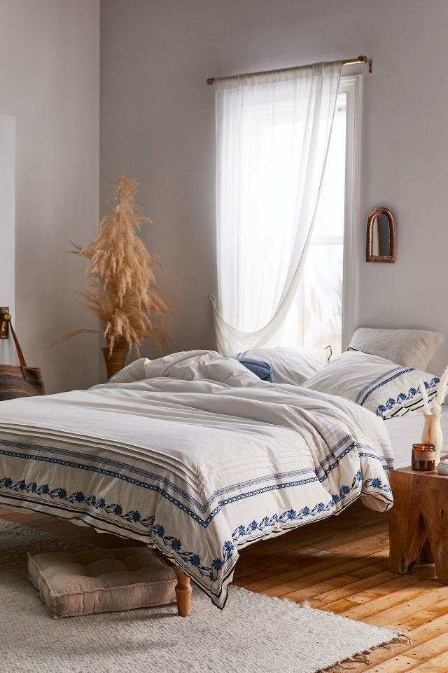 Dellin Embroidered Duvet Cover