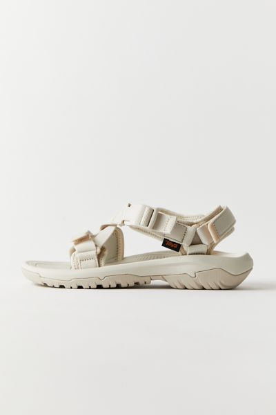 TEVA HURRICANE VERGE SANDAL IN CREAM, WOMEN'S AT URBAN OUTFITTERS