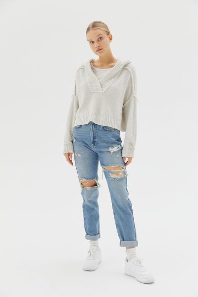 urban outfitters ripped mom jeans