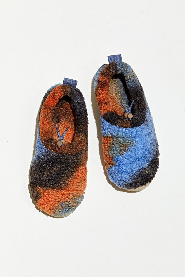 UO Tie Dye Sherpa Hardsole Slipper Urban Outfitters