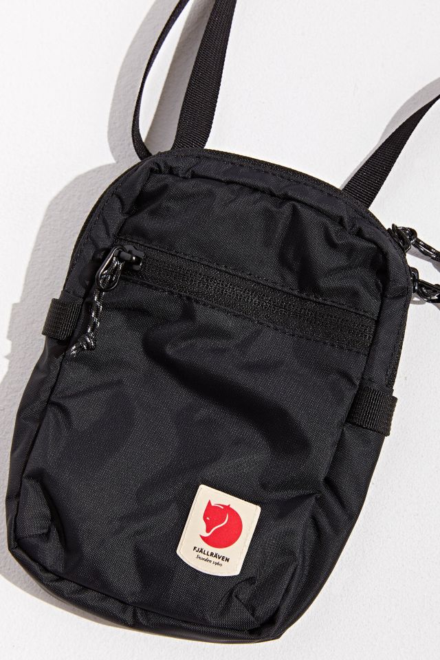 Fjällräven High Coast Unisex Pocket Bag - Nylon Fabric - Waterproof Outer  Shell - Adjustable Zippered Closure Shark Grey One Size One Size :  : Sports & Outdoors