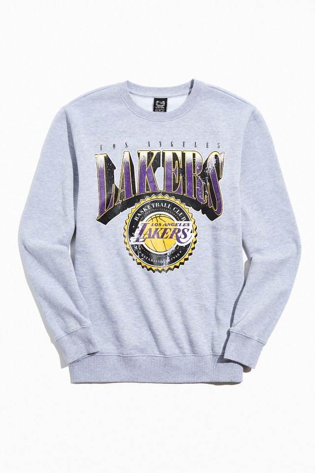 Los Angeles Lakers Retro Crew Neck Sweatshirt | Urban Outfitters