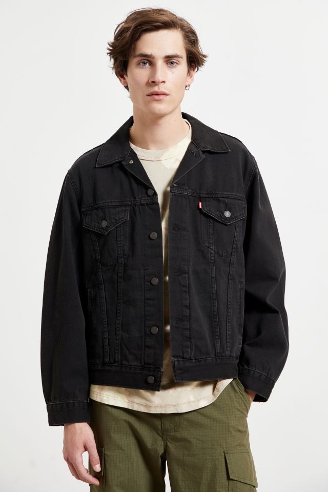 Levi’s Vintage Fit Denim Trucker Jacket | Urban Outfitters