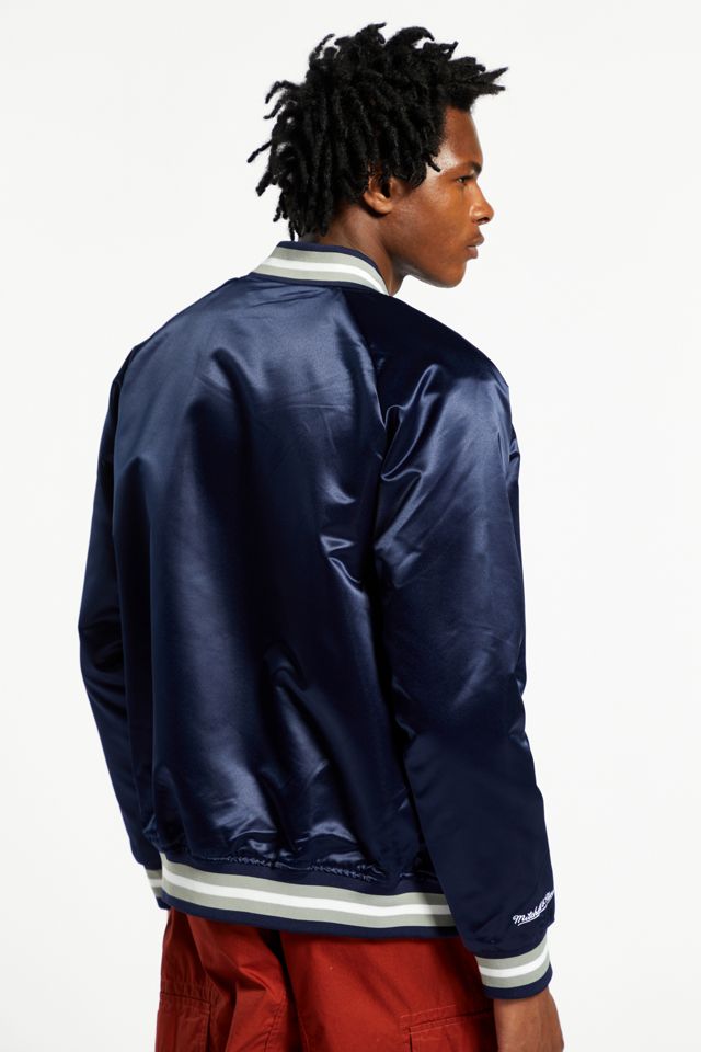 Mitchell & Ness New York Yankees Satin Jacket | Urban Outfitters