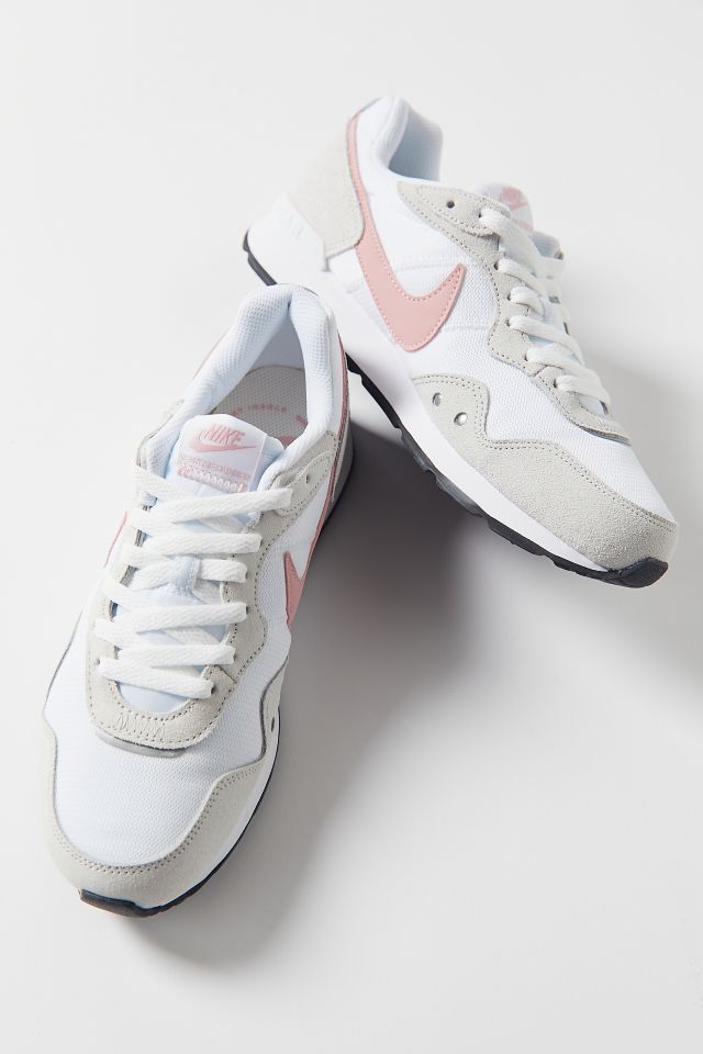 Nike Venture Runner Women’s Sneaker #3