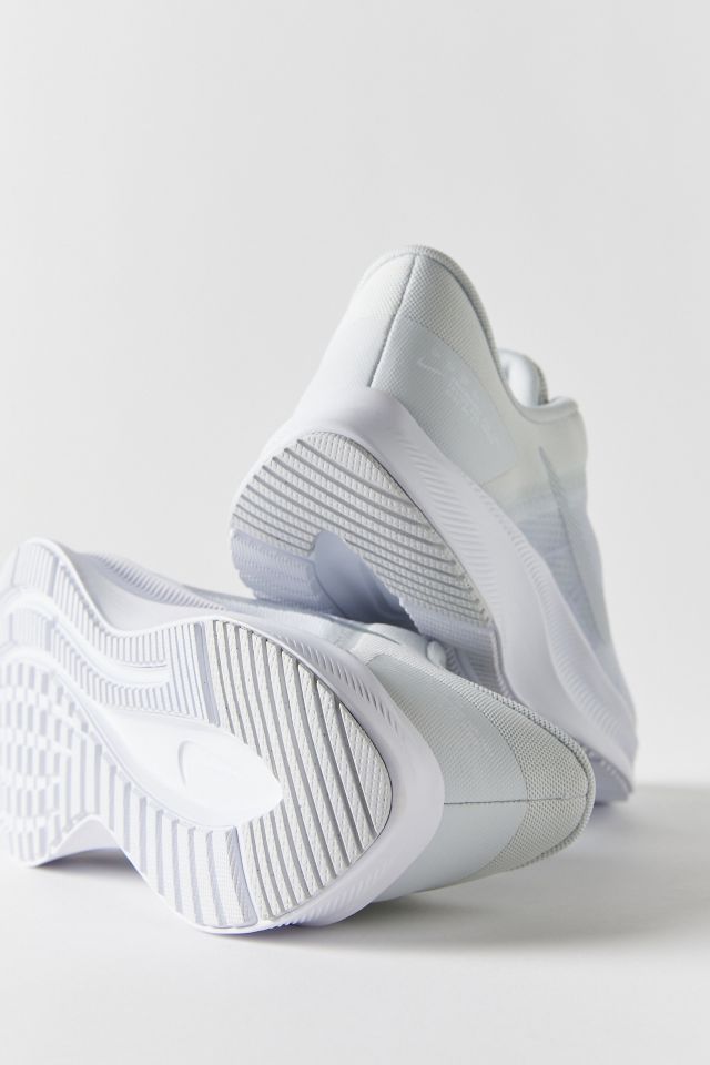 Nike Quest 4 Women's Sneaker | Urban Outfitters