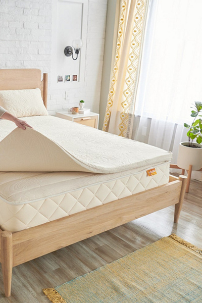 Happsy Organic Mattress Topper in White at Urban Outfitters