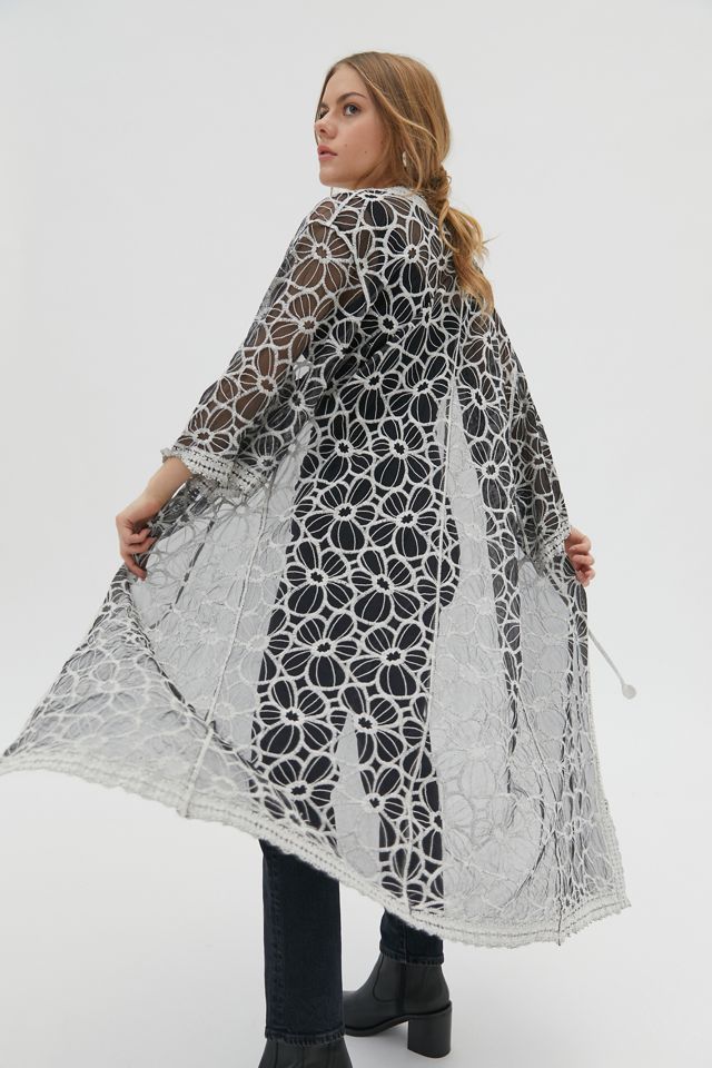 UO Lace Robe | Urban Outfitters