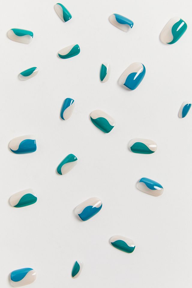 Chillhouse Chill Tips Pop On Manicure Kit Urban Outfitters