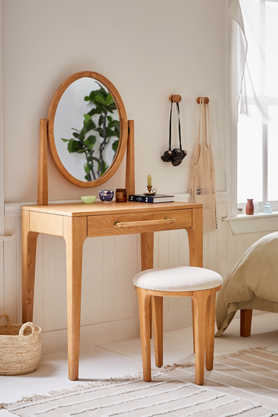 Linnea Vanity | Urban Outfitters