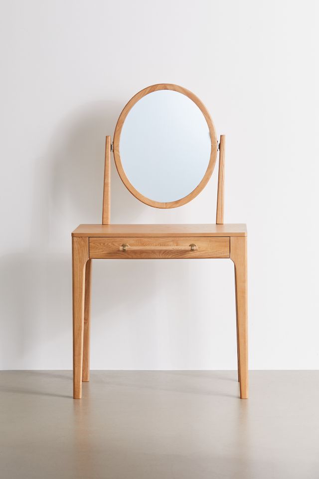 Linnea Vanity #1
