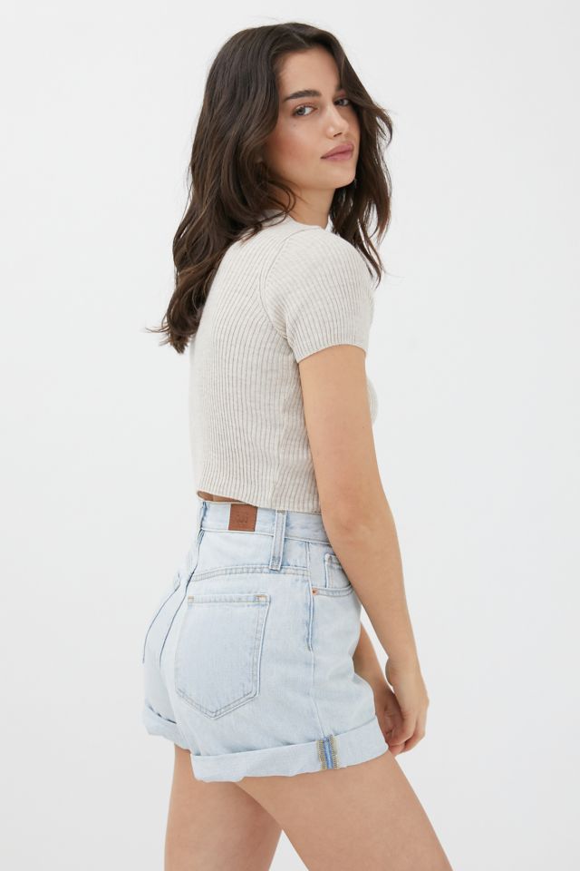 BDG High-Waisted Mom Short – Bleached Light Wash | Urban Outfitters