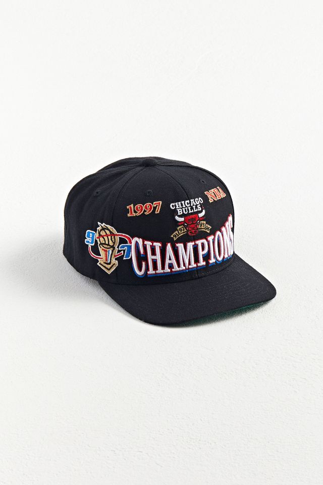  Mitchell & Ness Chicago Bulls NBA Champion Remix Snapback Hat  Adjustable Cap - Retro 1 High University Blue : Sports & Outdoors