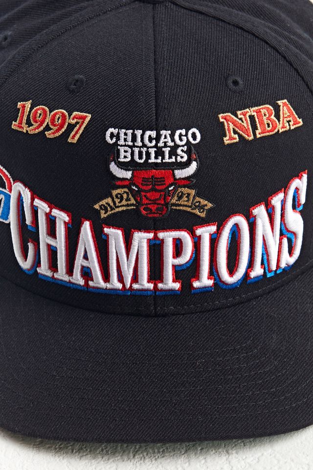 Caps Mitchell & Ness Nba Chicago Bulls 97 Champs Stretch () • price 48 EUR •