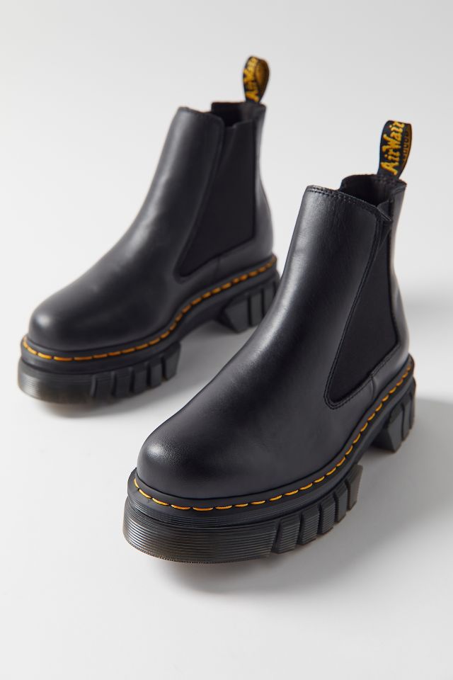 Pebish dok Gør det godt Dr. Martens Audrick Leather Platform Chelsea Boot | Urban Outfitters