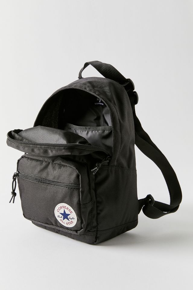 Converse go hotsell backpack navy