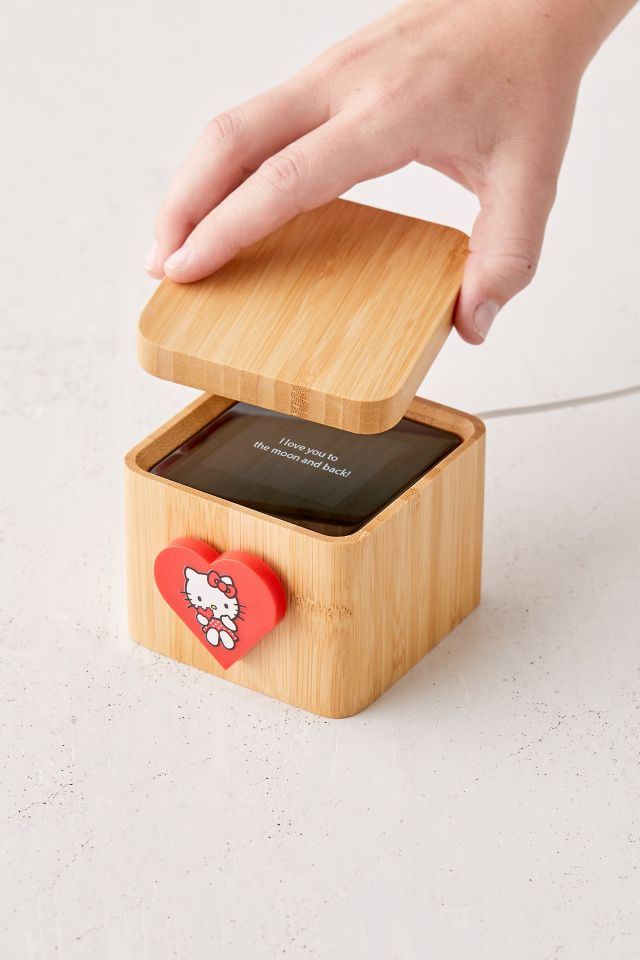 Lovebox X Hello Kitty Color And Pix Messenger #1