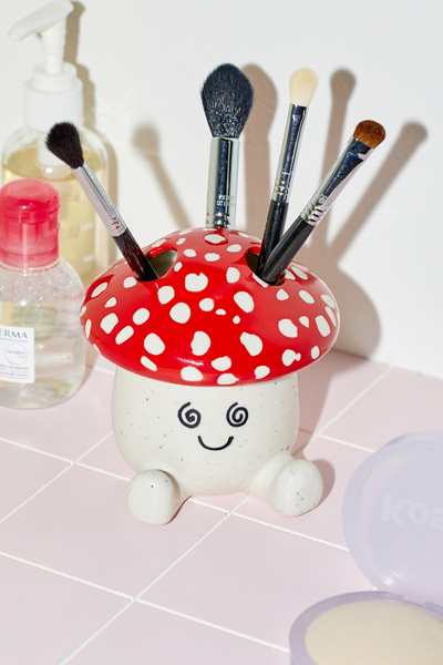 Mushroom Toothbrush Holder | Urban Outfitters