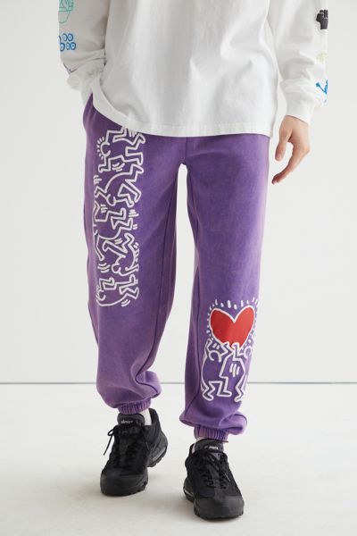 Keith Haring Holding Heart Sweatpant | Urban Outfitters