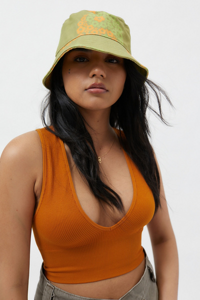 Lisa Says Gah Britt Bucket Hat | Urban Outfitters display picture 1