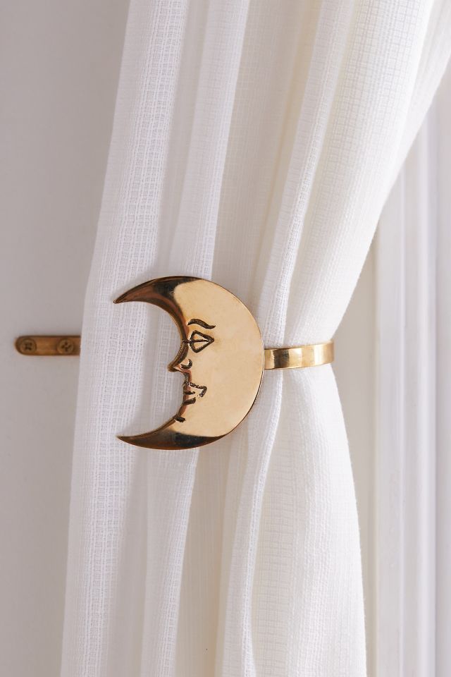 Curtain tie-back - Wikipedia