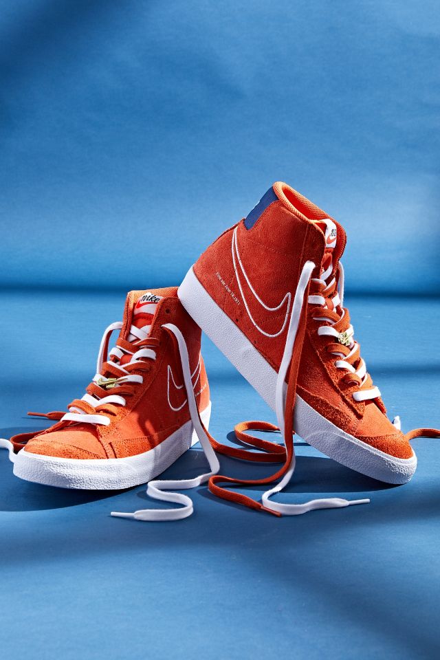 Urban outfitters hotsell nike sneakers