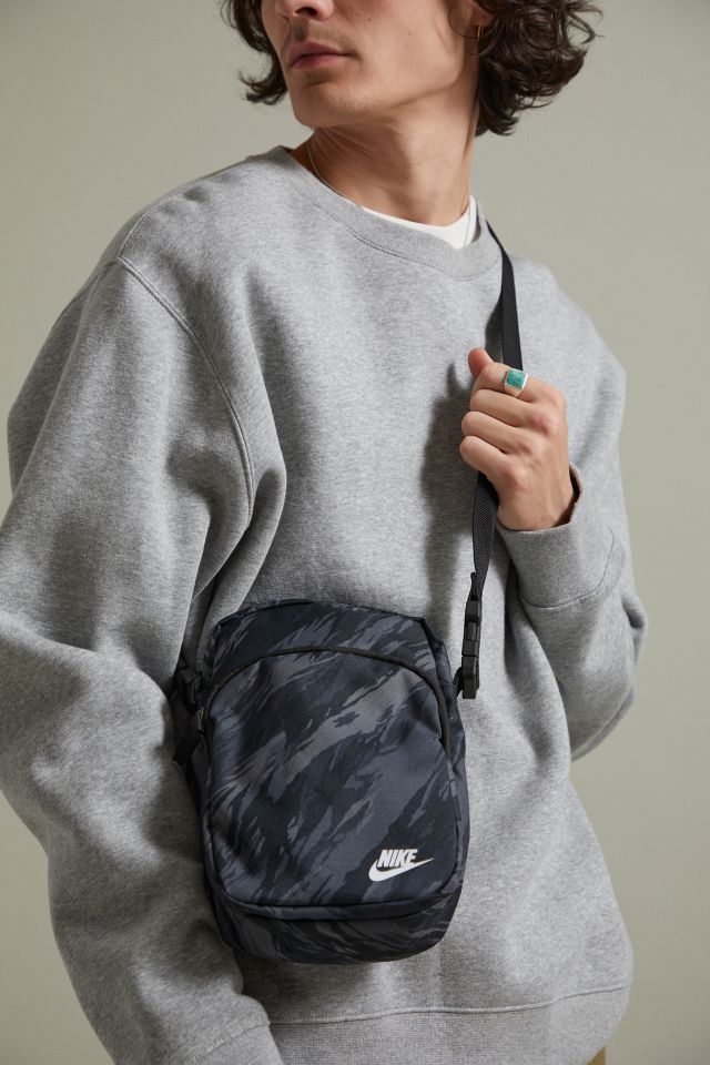 Nike Heritage Mini Crossbody Bag #1