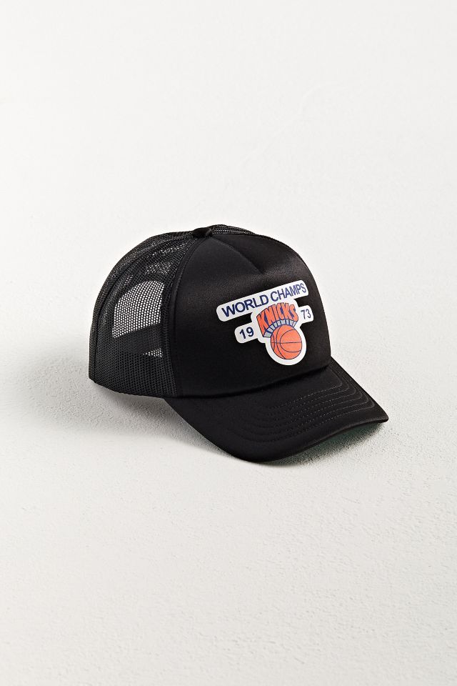 Mitchell & Ness New York Knicks Satin Throwback Trucker Snapback