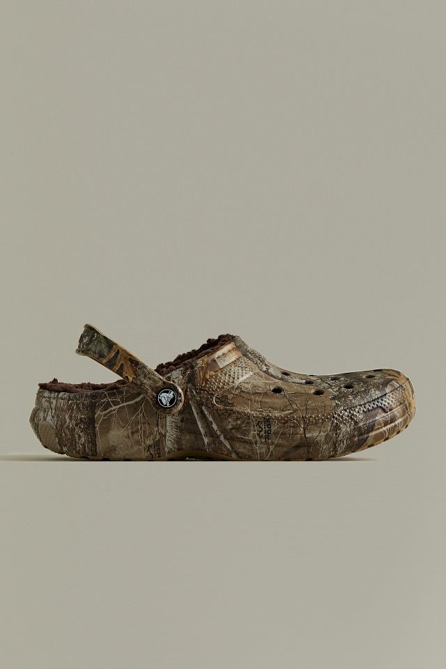 Mens camo lined clearance crocs